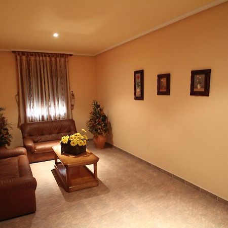 Hostal Restaurante Cuatro Caminos Калера-и-Чосас Экстерьер фото